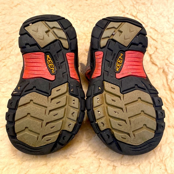 Keen Sandals Waterproof toddler size 8 - Picture 2 of 5
